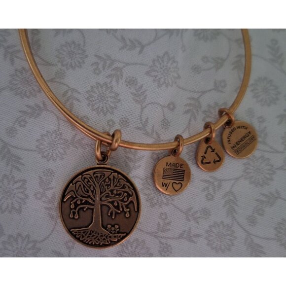 NEW Alex And Ani Tree Of Life II Expandable Bangle Bracelet Rafaelian Gold Finis - Picture 2 of 5